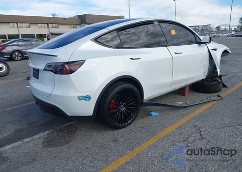 2022 Tesla Model Y Performance Dual Motor All-Wheel Drive from USA, damaged, VIN 7SAYGDEF8NF445617